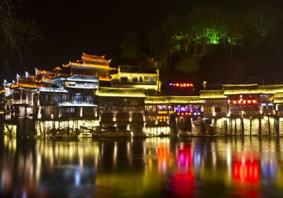 夜游鳳凰古城，感受別樣的古城美