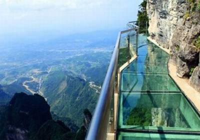 奇峰歷險(xiǎn)，游張家界天門山游記